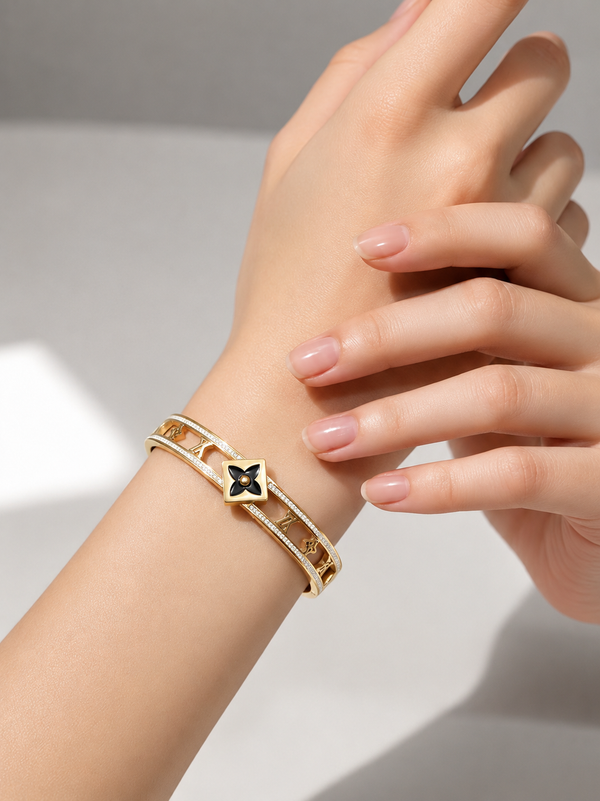 Noir Fleur Luxe Bracelet