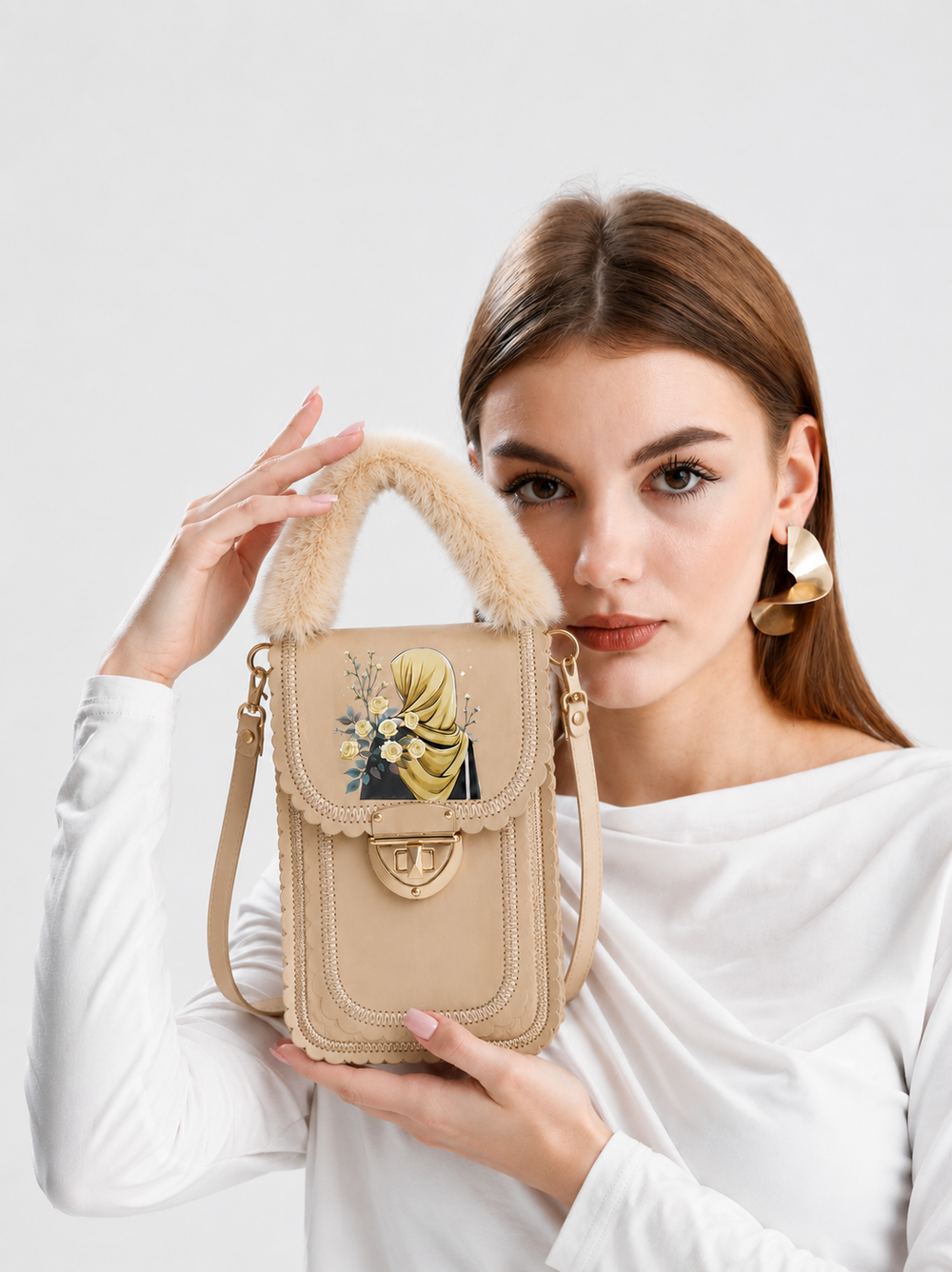 Fur Handle Mobile Pouch Bag – Beige
